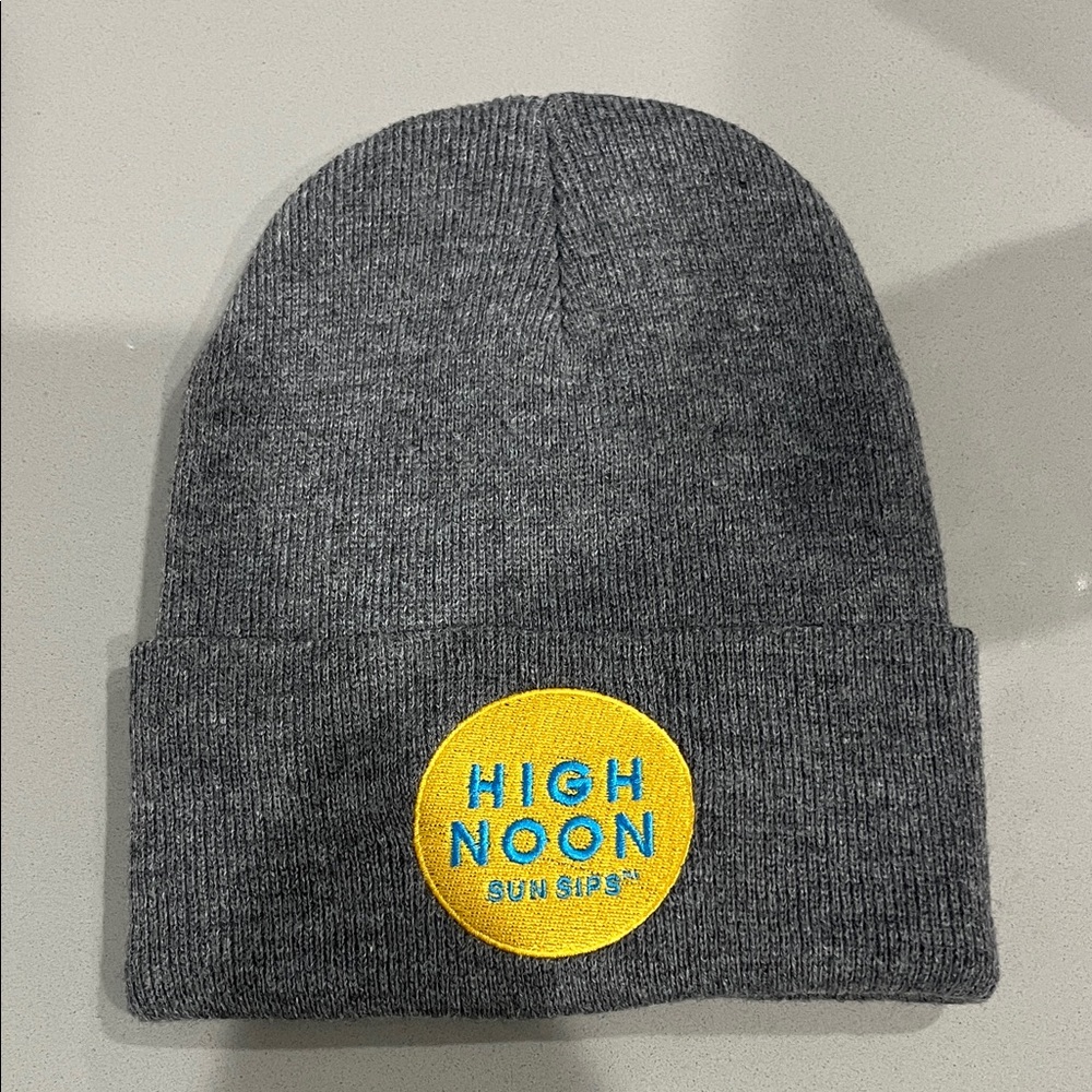 NWOT Unisex Port and Company High Noon Beanie